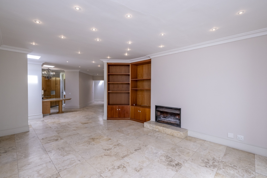 To Let 4 Bedroom Property for Rent in Kenilworth Upper Western Cape